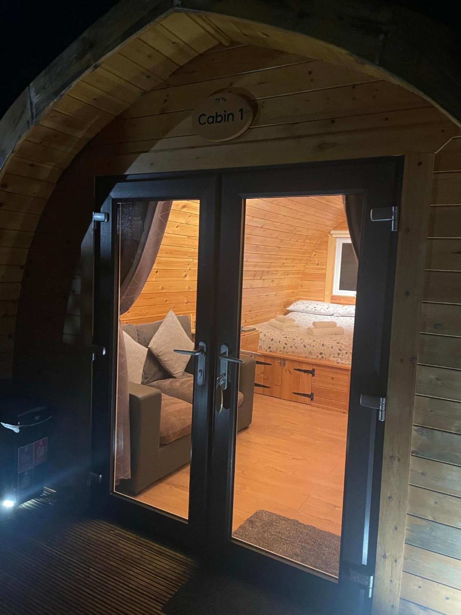 Conifer Cabins Форт-Вільям Екстер'єр фото